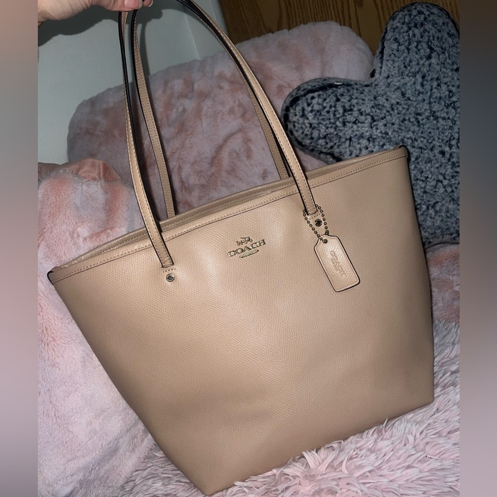 Coach Beige Leather Tote Handbag Tan Neutral